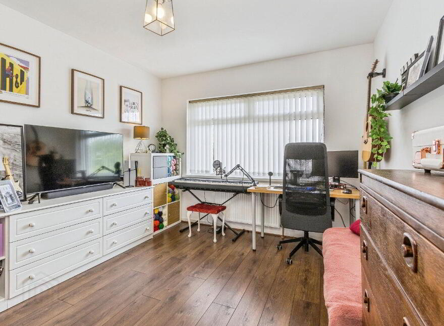 68 Glen Road, Castlereagh, Belfast, BT5 7LU