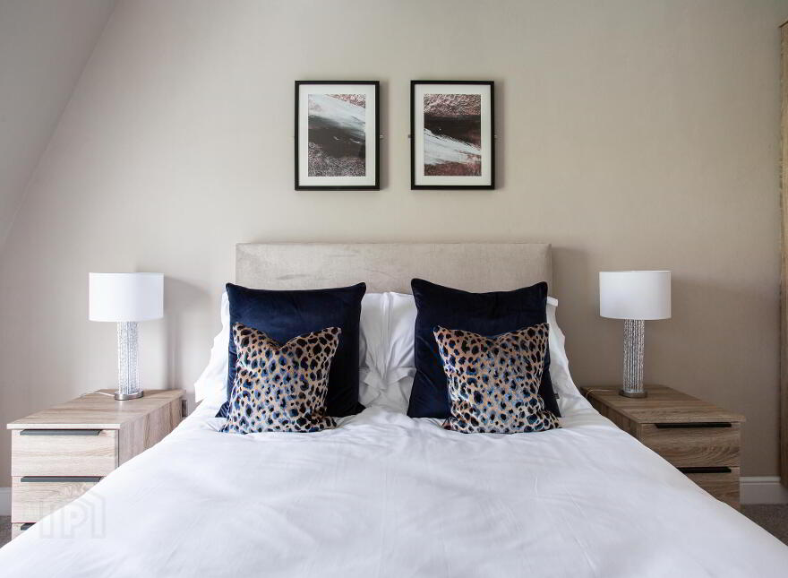 Lesley Park Royal, 1 Rosepark Gardens, Belfast, BT5 7WL