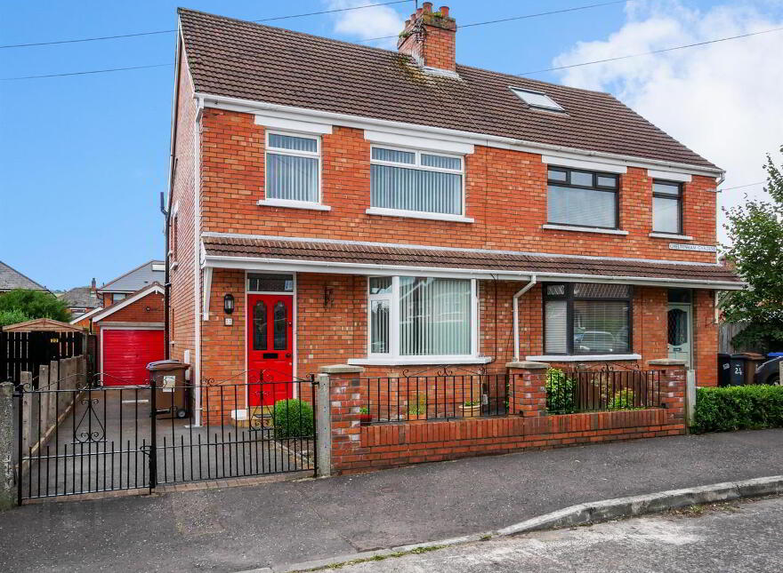22 Cheltenham Gardens, Rosetta, Belfast, BT6 0HS photo