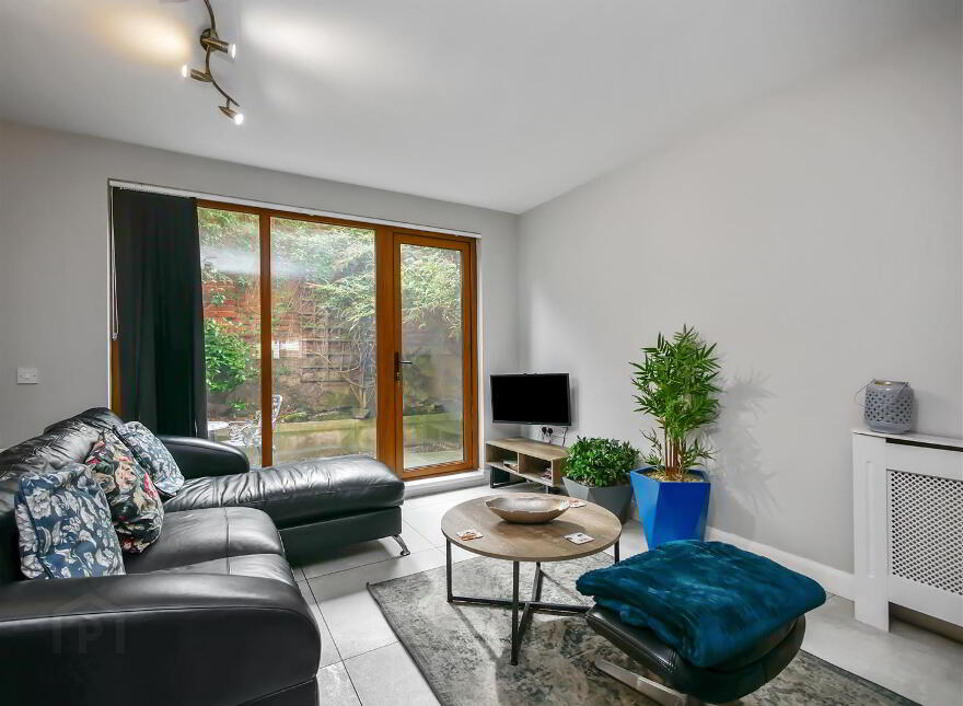 20 Halcombe Street, Woodstock Road, Belfast, BT6 8BE