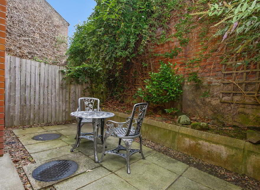20 Halcombe Street, Woodstock Road, Belfast, BT6 8BE