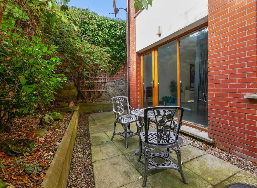20 Halcombe Street, Woodstock Road, Belfast, BT6 8BE