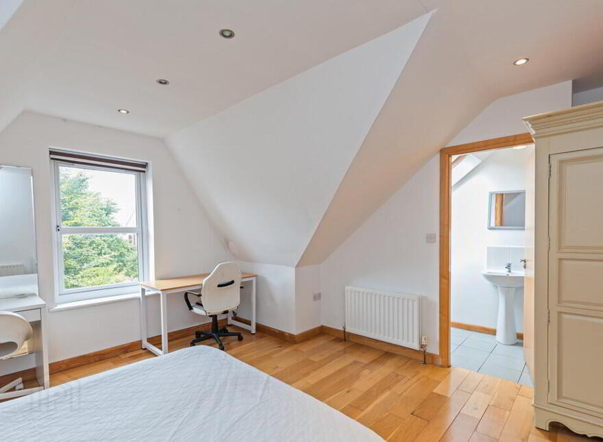 2 Earlston Mews, 12 Annadale Avenue, Belfast, BT7 3JH