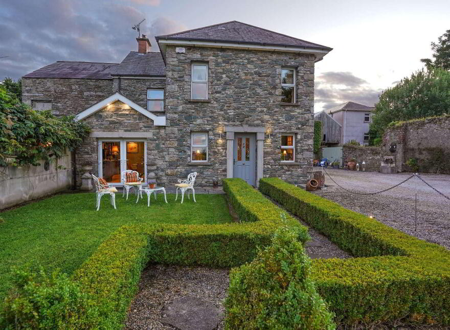 Na Clocha Lia, Station Road, Kingscourt, A82A7N9