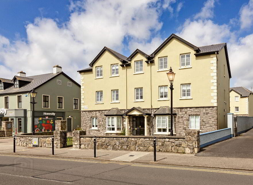 6 Laressa Court, Shore Road, Strandhill photo