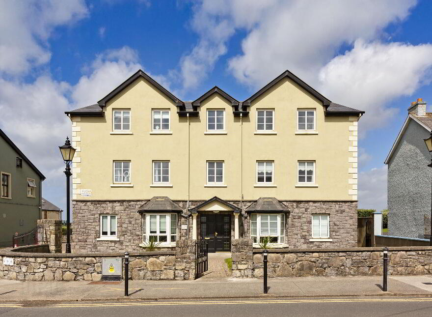6 Laressa Court, Shore Road, Strandhill
