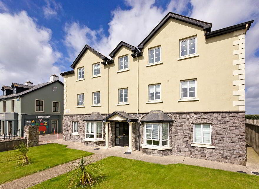6 Laressa Court, Shore Road, Strandhill