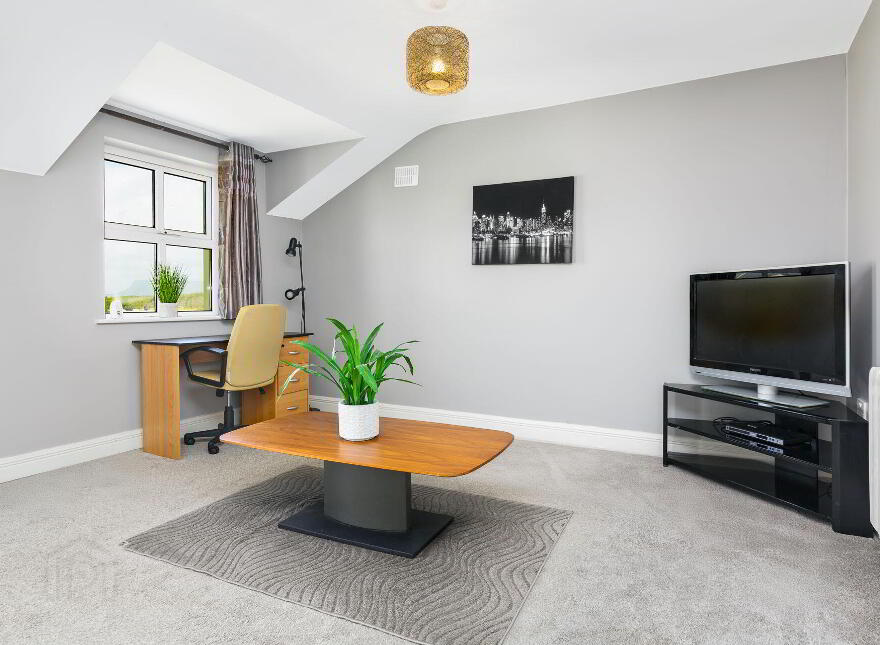 6 Laressa Court, Shore Road, Strandhill