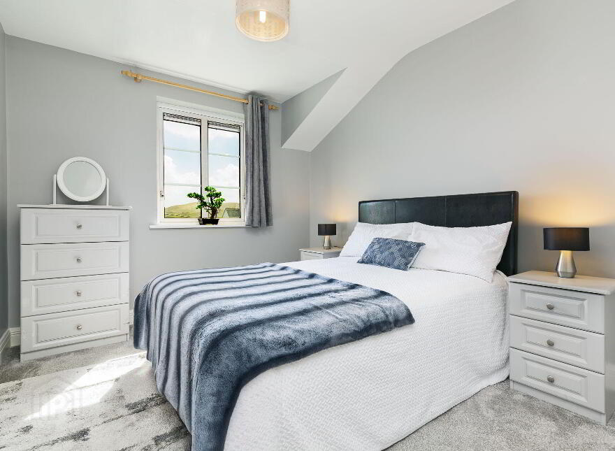 6 Laressa Court, Shore Road, Strandhill