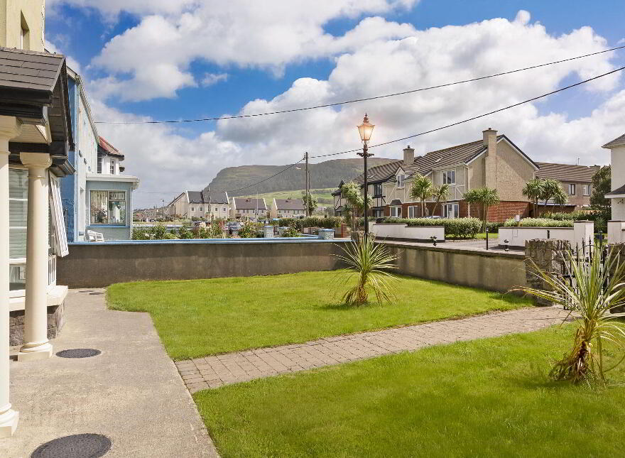 6 Laressa Court, Shore Road, Strandhill