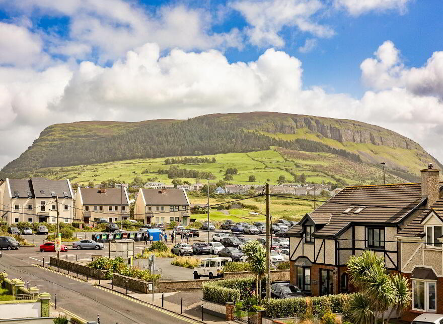 6 Laressa Court, Shore Road, Strandhill