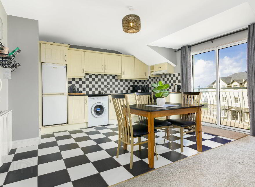 6 Laressa Court, Shore Road, Strandhill
