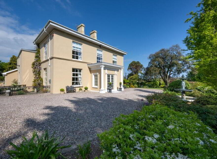 Carewswood, Midleton