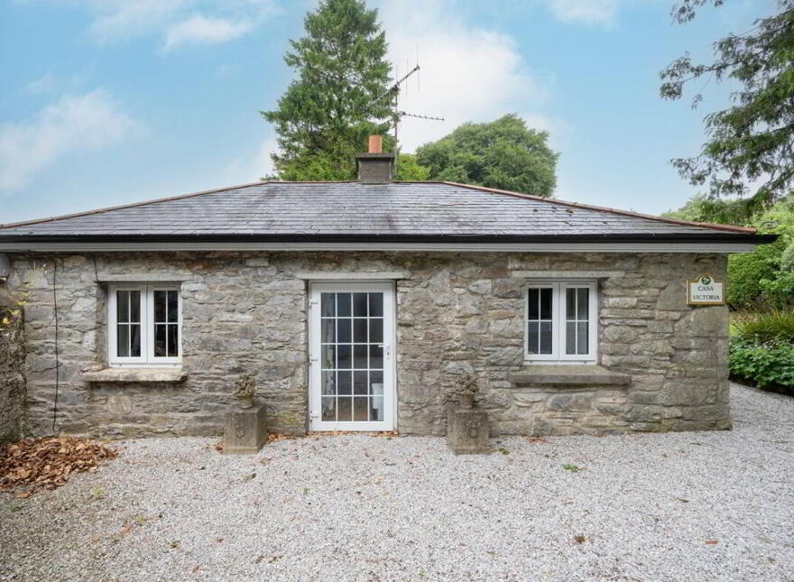 Carewswood, Midleton