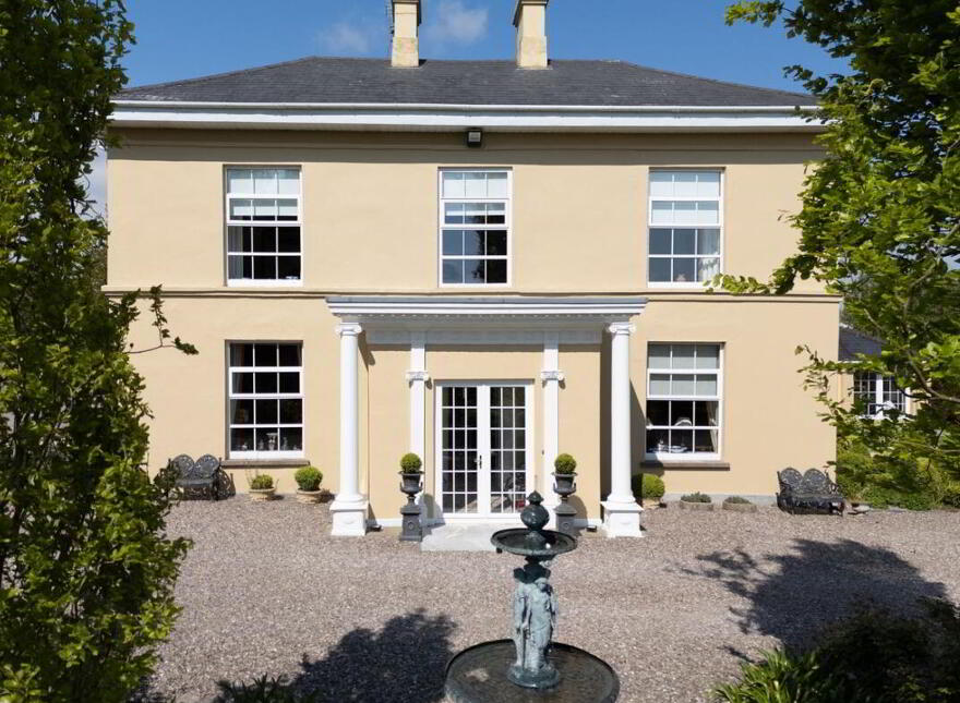 Carewswood, Midleton