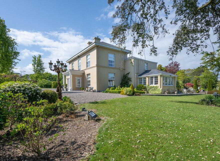 Carewswood, Midleton