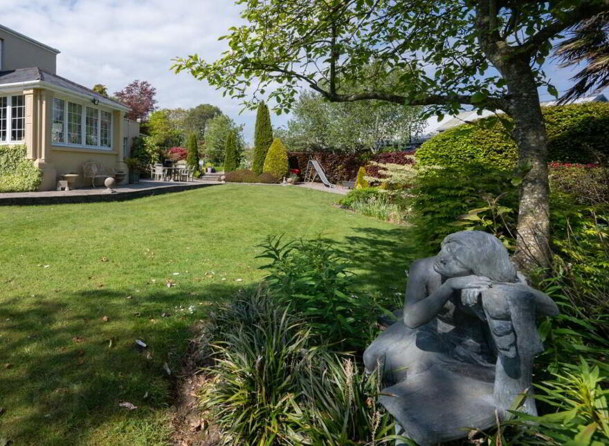 Carewswood, Midleton