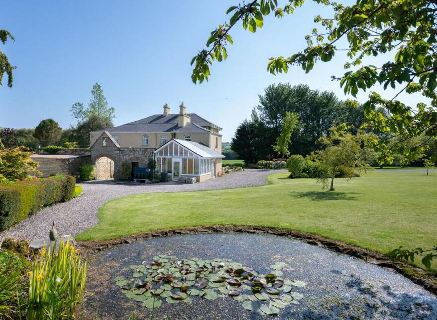 Carewswood, Midleton