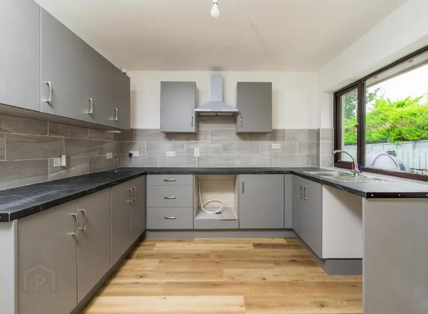 6 Brookvale Avenue, Roscommon Town, F42KC43