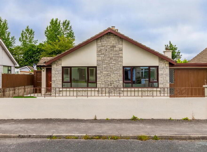 6 Brookvale Avenue, Roscommon Town, F42KC43