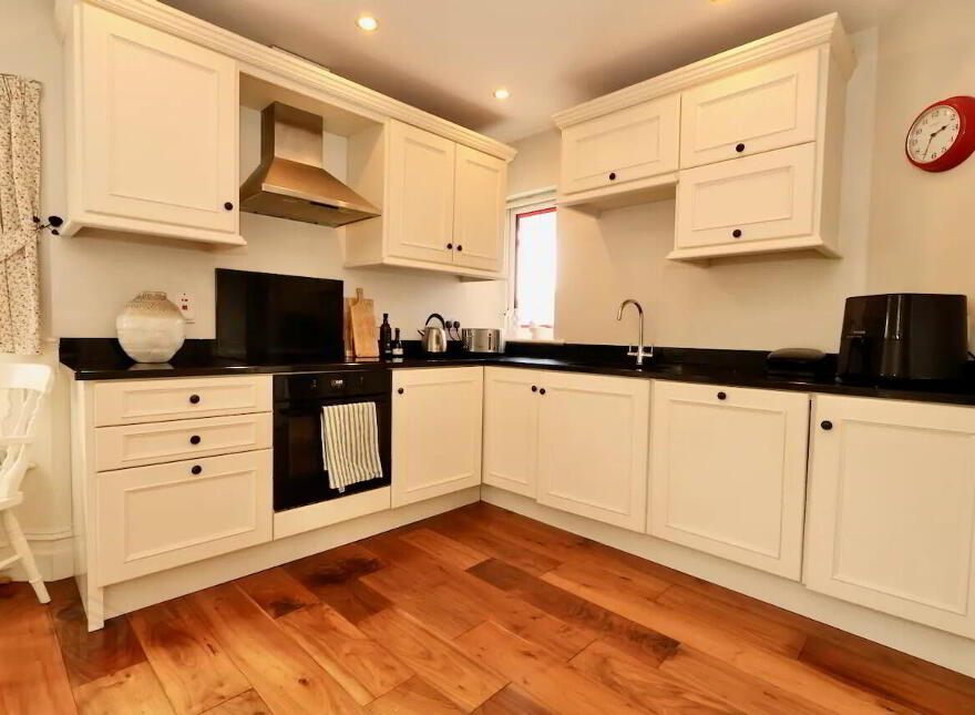 23 Moreno, Arcadia, Athlone, N37V6V6