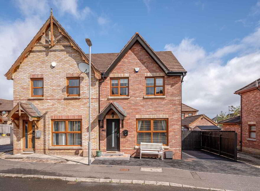 9 Bridgelea Court, Conlig, Newtownards, BT23 7HW photo
