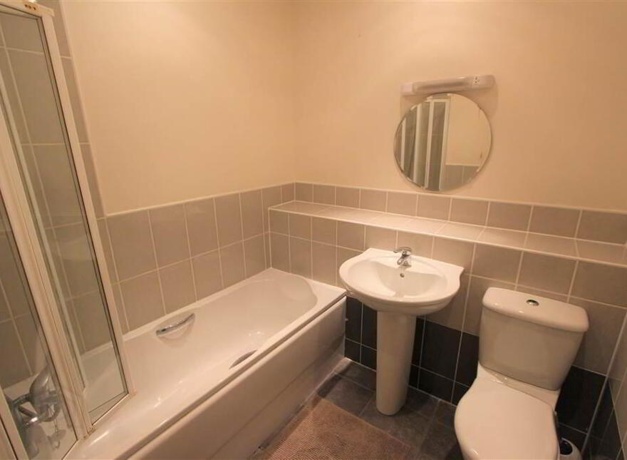 8 The Boulevard, Wellington Square, Belfast, BT7 3LN