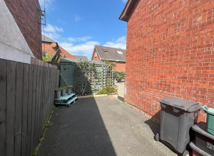 2a Irwin Avenue, Belfast, BT4 3AF