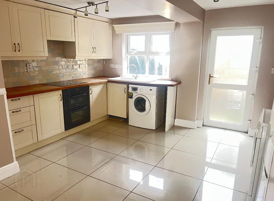 39 Summer Hill, Warrenpoint, BT34 3JB