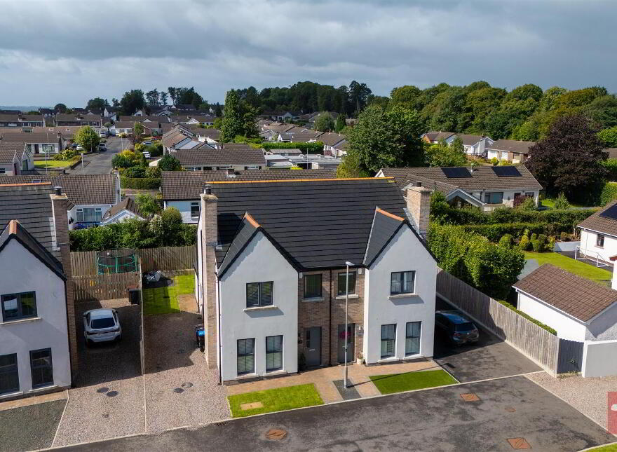 6 Aiken Square, Ballyclare, BT39 9HT photo
