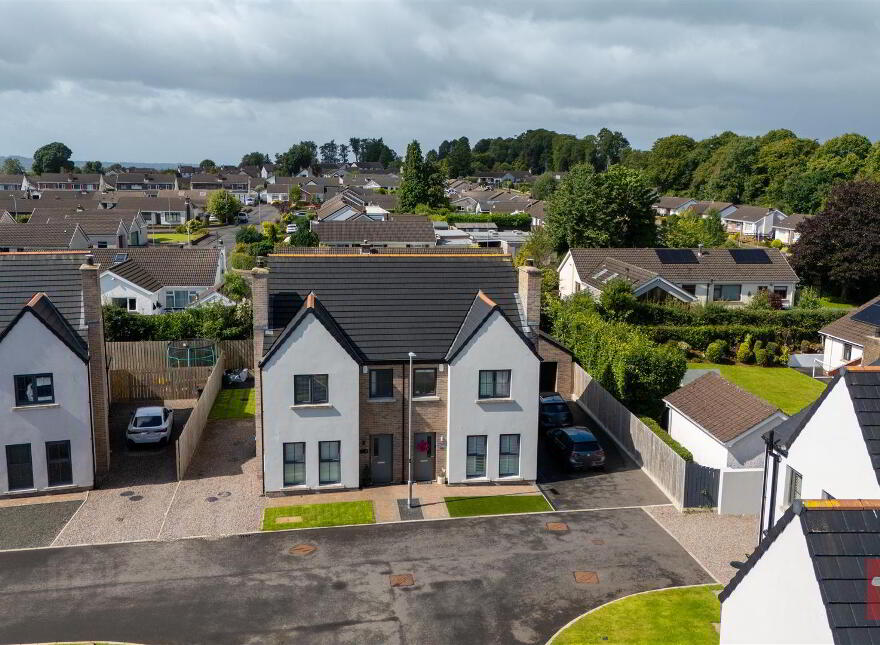 6 Aiken Square, Ballyclare, BT39 9HT