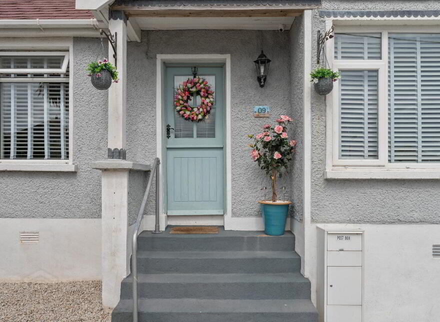 9 Strand Park, Ballywalter, Newtownards, BT22 2PW
