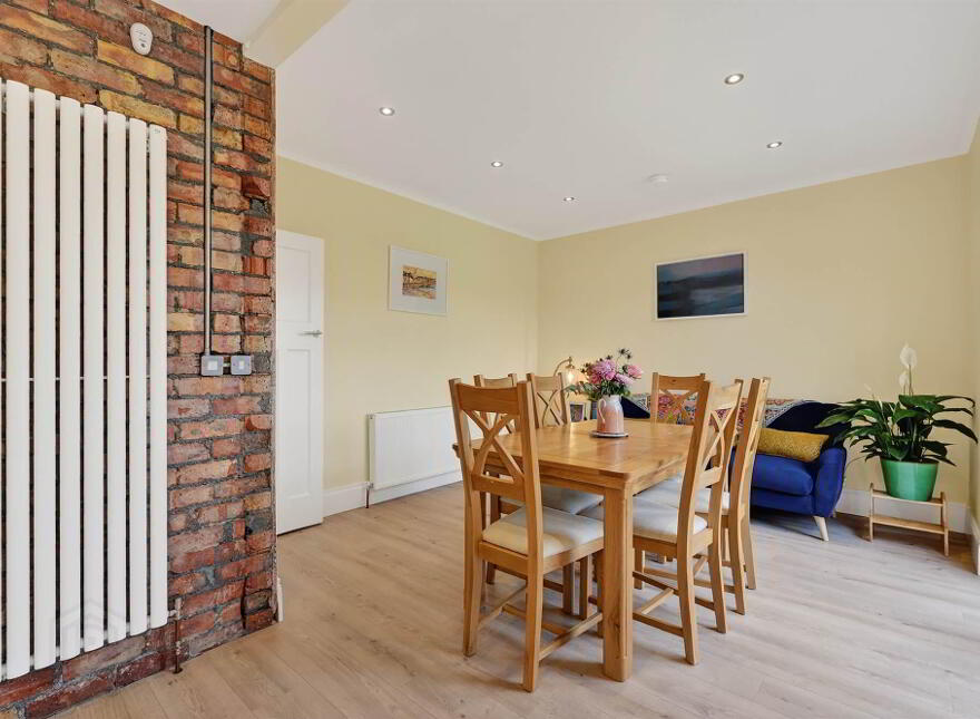45 Pommern Parade, Belfast, BT6 9FY