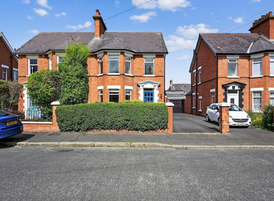 45 Pommern Parade, Belfast, BT6 9FY photo