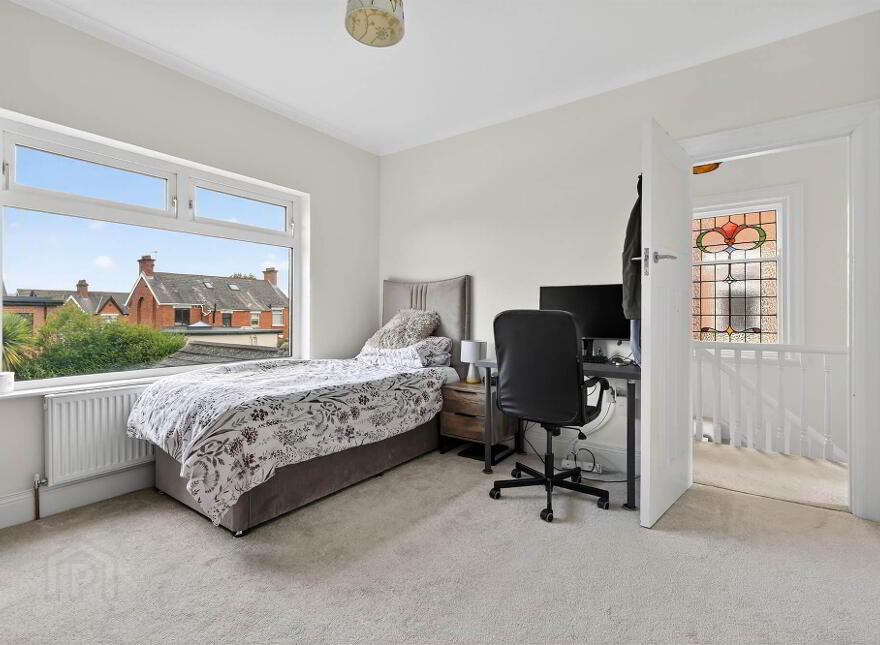 45 Pommern Parade, Belfast, BT6 9FY