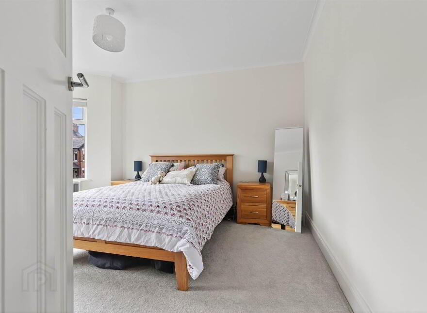 45 Pommern Parade, Belfast, BT6 9FY