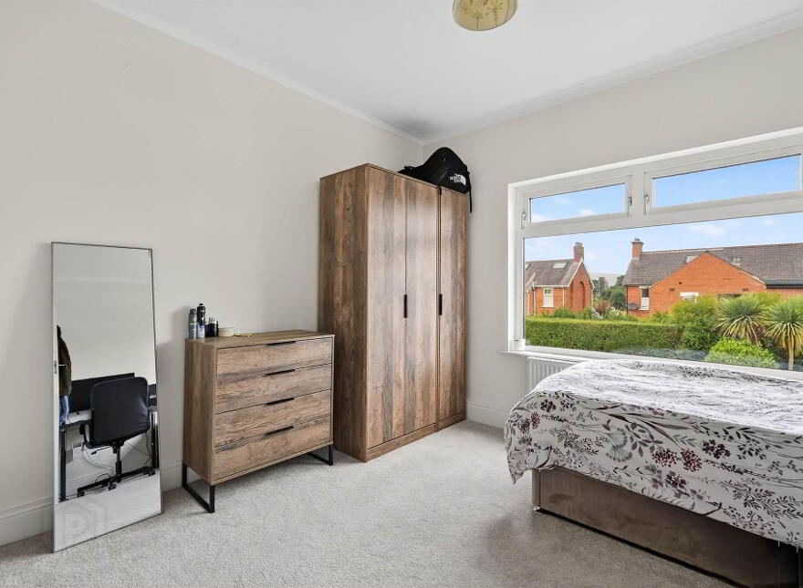 45 Pommern Parade, Belfast, BT6 9FY