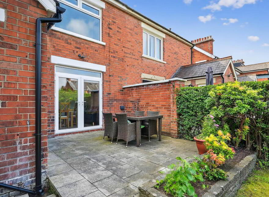 45 Pommern Parade, Belfast, BT6 9FY