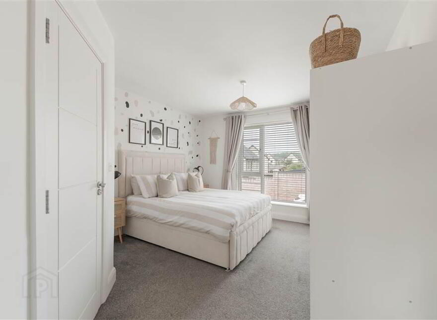 48 Woodbrook Walk, Lisburn, BT28 2ZY