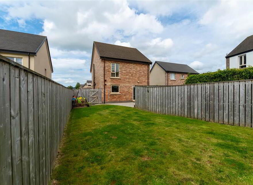 48 Woodbrook Walk, Lisburn, BT28 2ZY