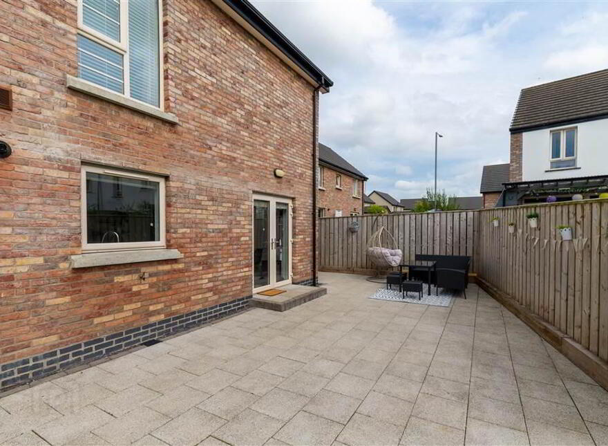 48 Woodbrook Walk, Lisburn, BT28 2ZY