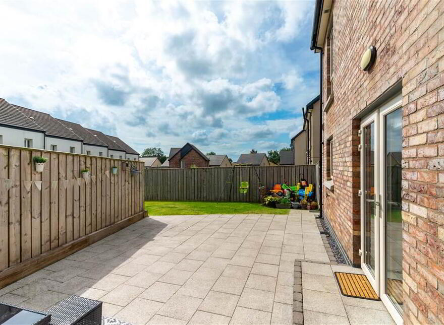 48 Woodbrook Walk, Lisburn, BT28 2ZY