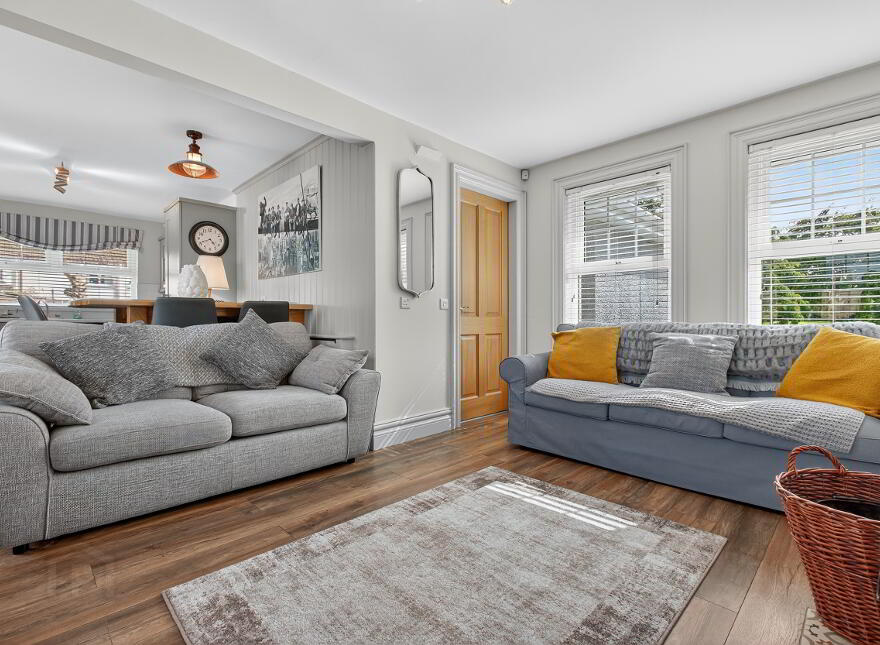 5 Ess-Na-Laragh, Waterfoot, Ballymena, BT44 0RN