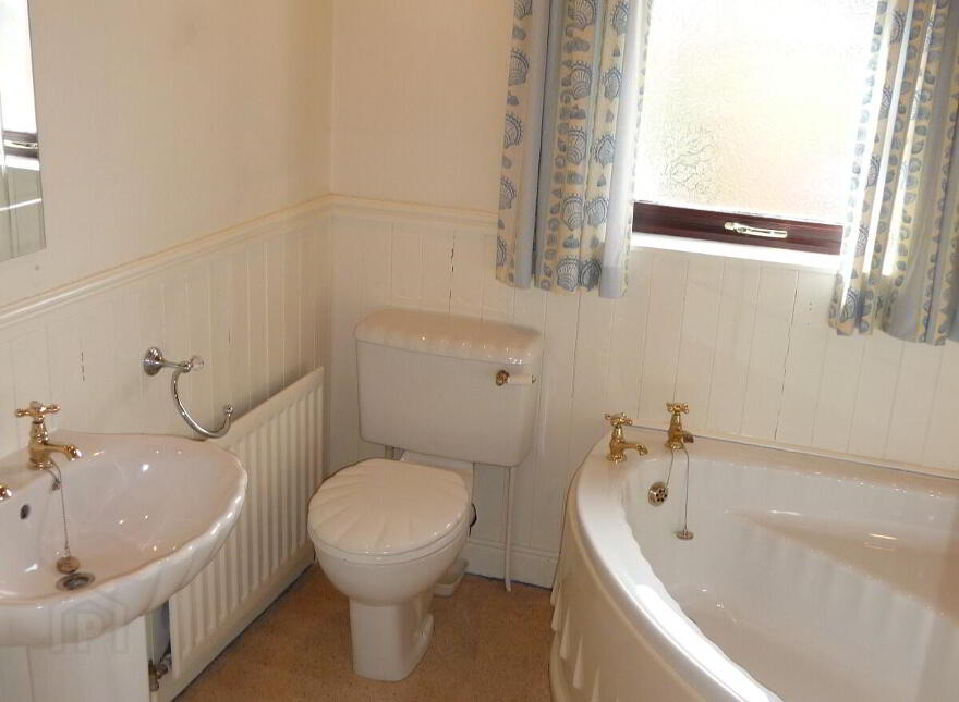 17 Grangewood Road, Dundonald, Belfast, BT16 1GW