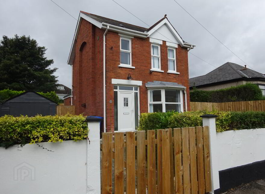 9 Deramore Gardens, Belfast, BT7 3FN