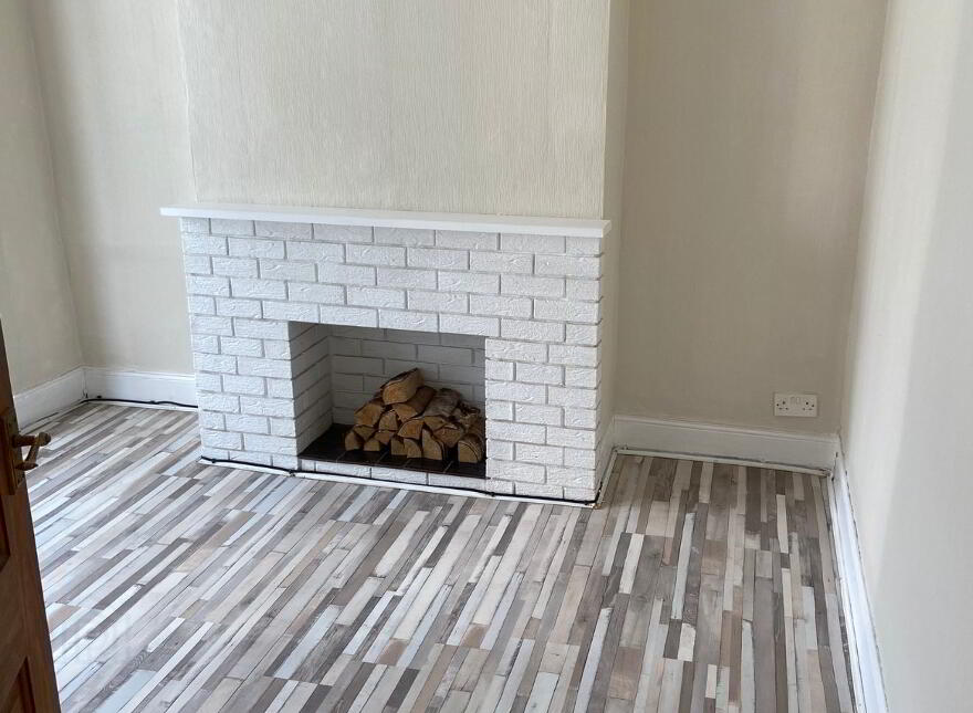 75 Ballygomartin Road, Belfast, BT13 3LB