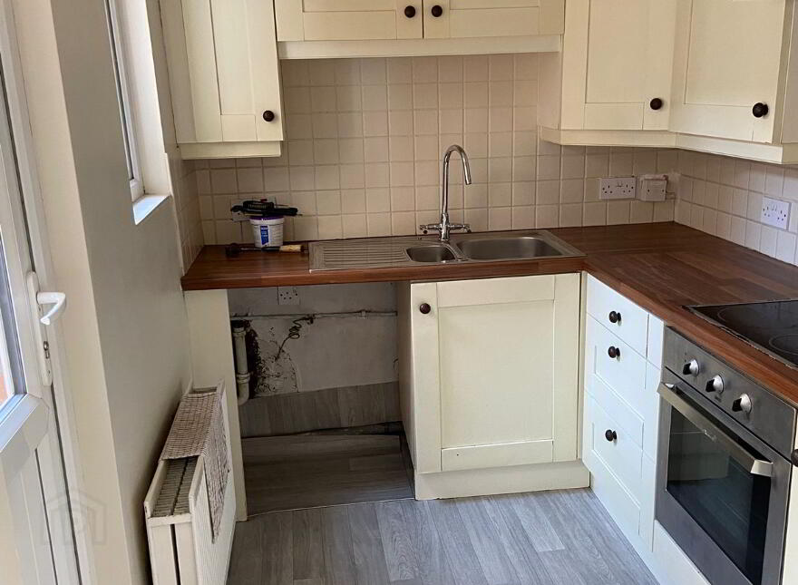 75 Ballygomartin Road, Belfast, BT13 3LB
