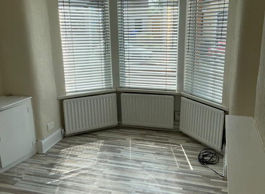 75 Ballygomartin Road, Belfast, BT13 3LB
