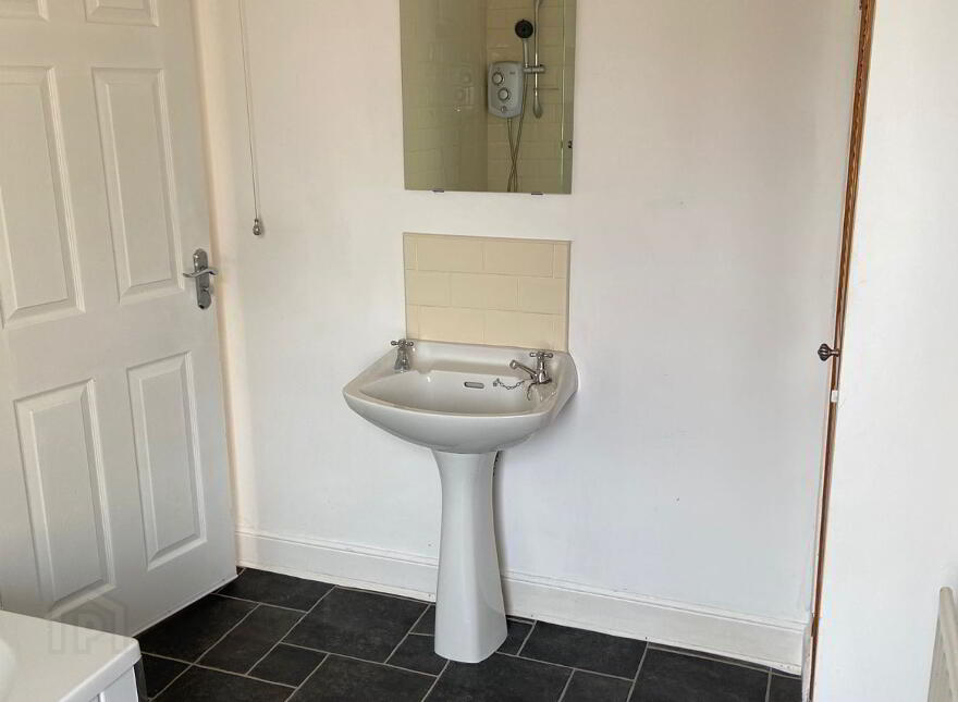 75 Ballygomartin Road, Belfast, BT13 3LB