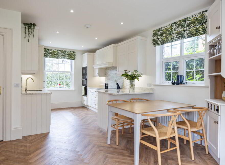 5 Governors Gate Crescent, Hillsborough, BT26 6FG